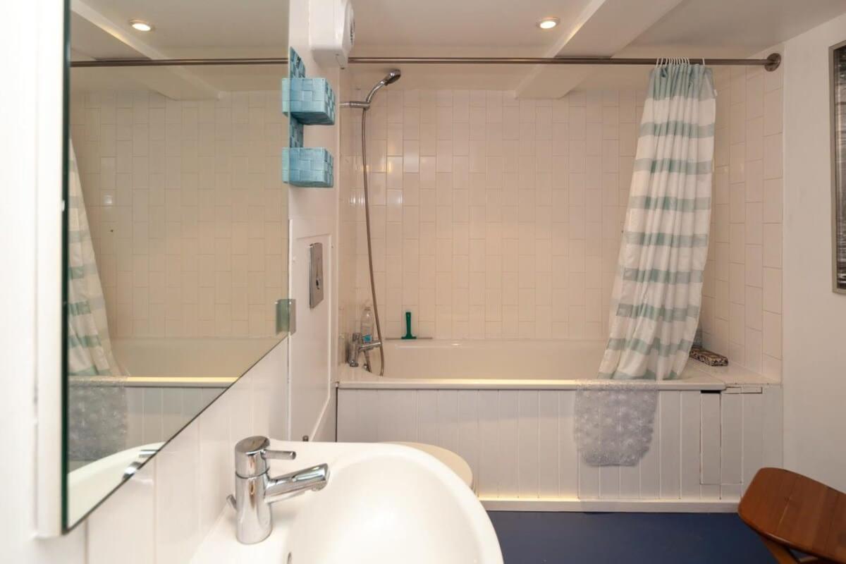 Charming 1 Bedroom Apartment In Old School House London Eksteriør billede